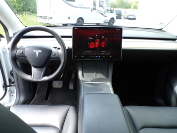 Image véhicule  Tesla MODEL Y (7)