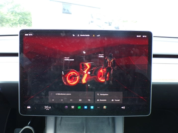 Image véhicule  Tesla MODEL Y (11)