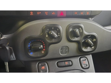 Image véhicule Fiat PANDA (7) Image véhicule Fiat PANDA (7)