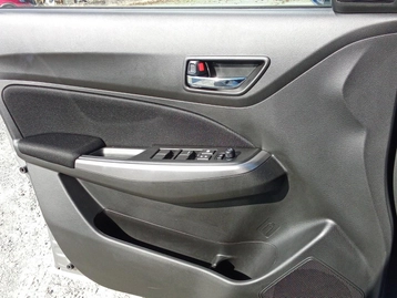 Image véhicule  Suzuki SWIFT (38)