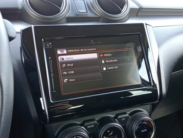 Image véhicule Suzuki SWIFT (9) Image véhicule Suzuki SWIFT (9)