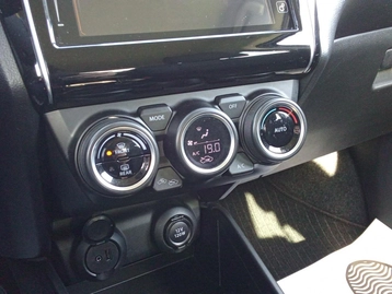 Image véhicule  Suzuki SWIFT (12)