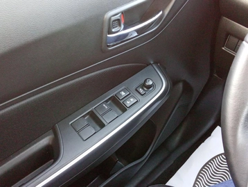 Image véhicule  Suzuki SWIFT (16)