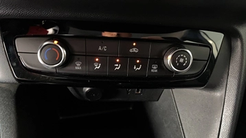 Image véhicule  Opel CORSA (13)
