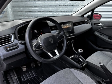 Image véhicule  Renault CLIO (2)