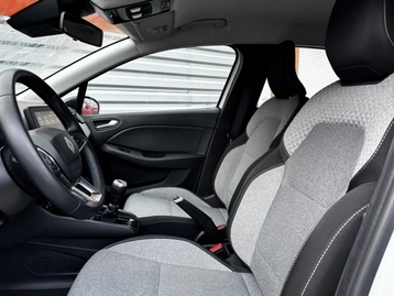 Image véhicule  Renault CLIO (3)