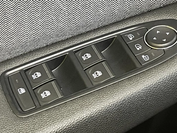 Image véhicule  Renault CLIO (13)