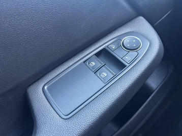 Image véhicule  Renault CLIO (25)
