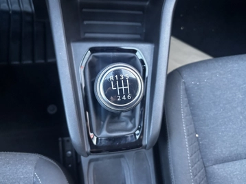 Image véhicule  Renault CLIO (22)