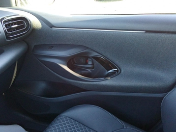 Image véhicule  Toyota YARIS (34)