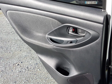 Image véhicule  Toyota YARIS (24)