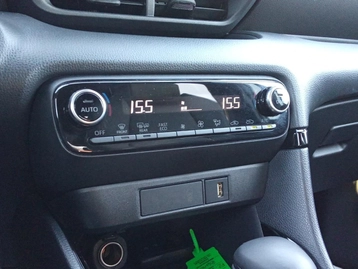 Image véhicule  Toyota YARIS (13)