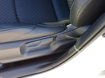 Image véhicule  Toyota YARIS (25)