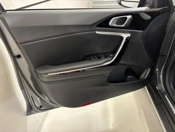 Image véhicule Kia XCEED HYBRIDE RECHARGEABLE (7) Image véhicule Kia XCEED HYBRIDE RECHARGEABLE (7)