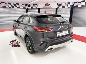 Image véhicule Kia XCEED HYBRIDE RECHARGEABLE (4) Image véhicule Kia XCEED HYBRIDE RECHARGEABLE (4)