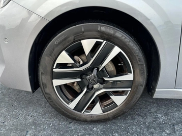 Image véhicule  Peugeot 208 (13)