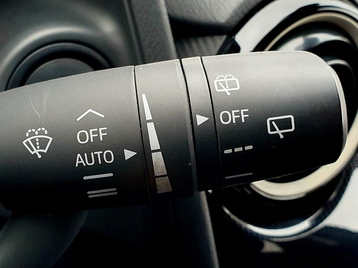 Image véhicule  Mazda MAZDA2 2023 (17)