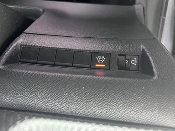 Image véhicule  Peugeot 208 (9)