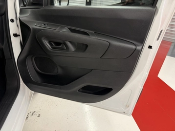Image véhicule  Peugeot PARTNER (15)