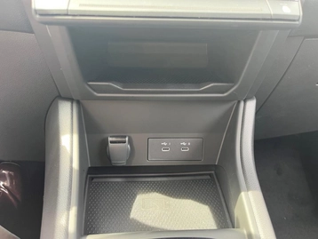 Image véhicule  Renault CAPTUR (32)