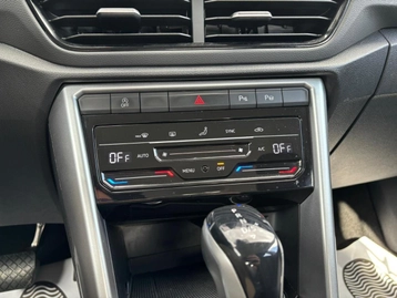 Image véhicule  Volkswagen T-ROC (12)