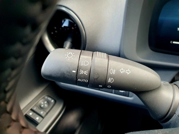 Image véhicule  Toyota C-HR (17)