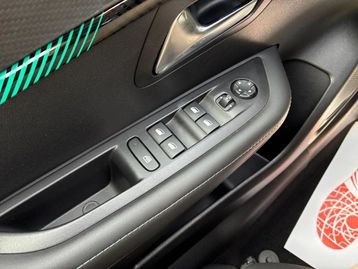 Image véhicule  Peugeot 208 (11)