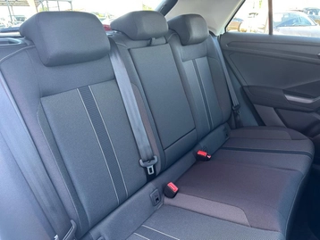 Image véhicule  Volkswagen T-ROC (17)