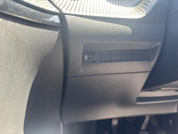 Image véhicule  Peugeot 208 (21)
