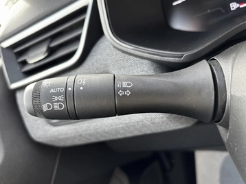 Image véhicule  Renault CLIO (10)