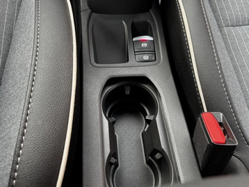 Image véhicule  Renault CLIO (30)