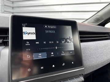 Image véhicule  Renault CLIO (21)