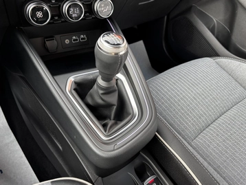 Image véhicule  Renault CLIO (27)