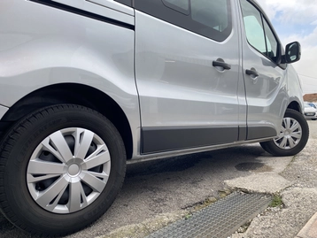 Image véhicule  Renault TRAFIC COMBI (3)