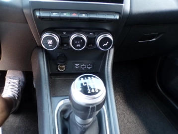Image véhicule  Renault CAPTUR (23)