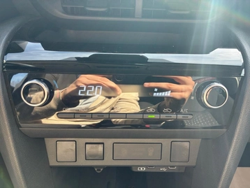 Image véhicule  Toyota YARIS CROSS (30)