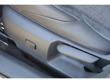 Image véhicule  Toyota COROLLA (27)