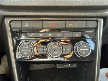 Image véhicule  Volkswagen T-ROC (27)