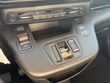 Image véhicule  Citroën BERLINGO (29)