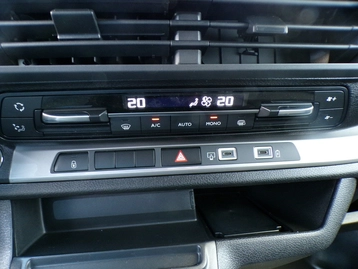 Image véhicule  Opel VIVARO (19)