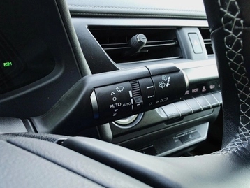 Image véhicule  Lexus UX (44)