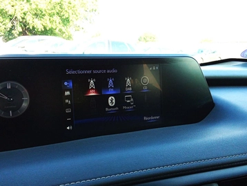 Image véhicule  Lexus UX (10)