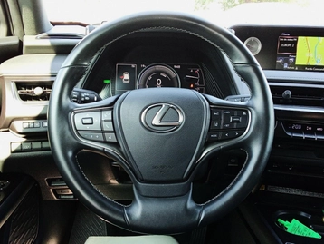 Image véhicule  Lexus UX (7)