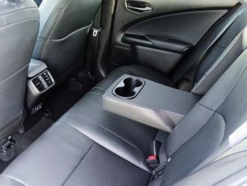 Image véhicule  Lexus UX (6)