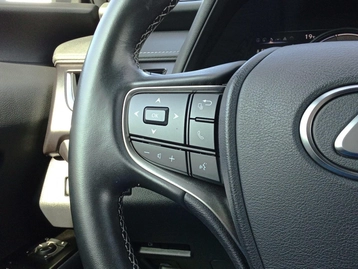 Image véhicule  Lexus UX (46)