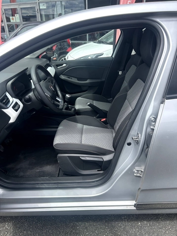 Image véhicule  Renault CLIO (8)