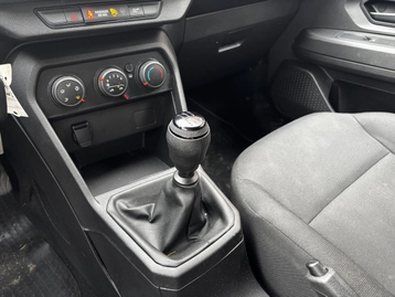 Image véhicule  Dacia SANDERO (13)