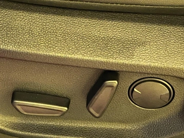 Image véhicule Ford RANGER (26) Image véhicule Ford RANGER (26)