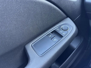 Image véhicule  Renault CLIO (23)