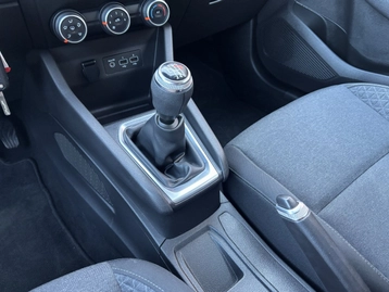 Image véhicule  Renault CLIO (19)